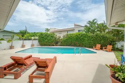 Image de Mermaid Bay- Pool Home steps from beach- sleeps 10