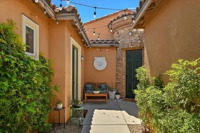 Image de Gated Community near Empire Polo, Pools, Tennis, Golf, Dog friendly, Ev charger