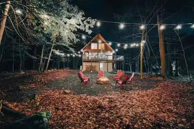 Image de Cozy Poconos Getaway with Firepit, Beach & Lake Access. Minutes to the beach