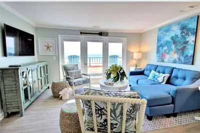 Image de Newly Renovated Oceanfront Condo at N. Topsail Beach