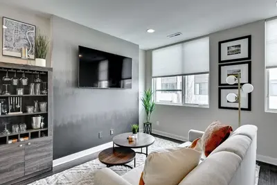Image de Skyline Stay - Near Downtown & Zoo+ Garage+Rooftop