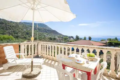 Image de Superbe maison de 6 chambres à Ricadi