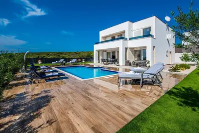 Image de Magnifique maison à Novalja avec WiFi