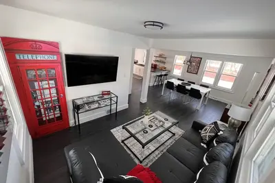 Image de The Beatles House (newly reno w/heated garage)