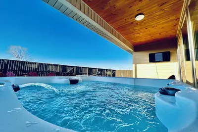 Image de Varona's Paradise: Stunning New Luxury Home