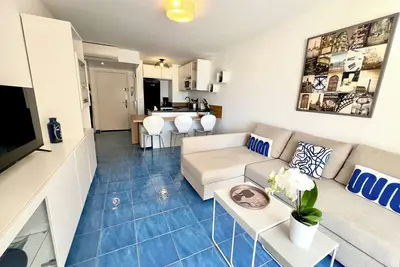 Image de Golfe Juan - 4 Personnes - Vue Mer - Piscine - Garage