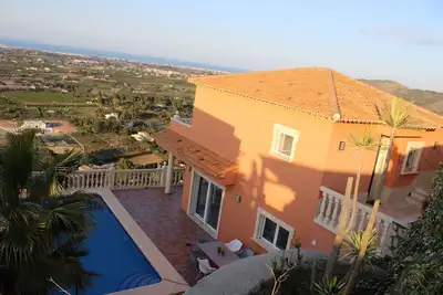 Image de Modern vacation home with fantastic panoramic views in a quiet location