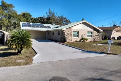 Image de Beautiful Pool Home located just 5 minutes from Hudson Beach!