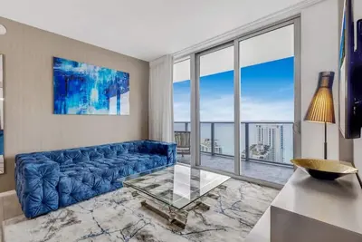 Image de 2bd/2ba Direct Ocean View At Hyde. 1 Min From Beach. Great Resort Amenities