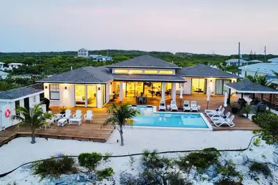 Image de 23Exuma * Luxury, Top Beach* Calm Waters* 5 Bedrooms, Each w\/Private Bath* Pool
