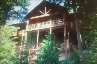 Image de Custom Lakefront with Dock, Privacy & Million Dollar Views