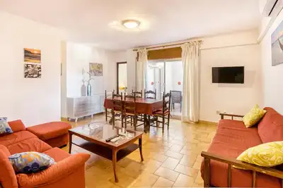Image de Appartement 2-3 sur le Paseo Marítimo, proche plage, avec terrasse et Wi-Fi.