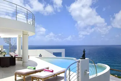 Image de Sky Blue (4/5 Rooms) Luxury villa
