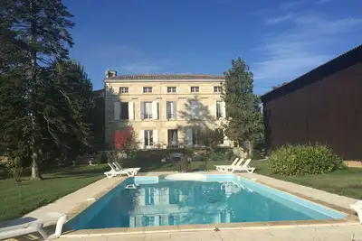 Image de Stunning Chateau in the French Countryside & pool