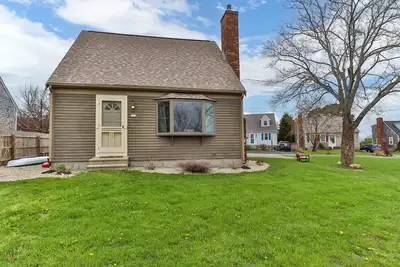Image de 131 Knott Ave-. 5 miles to Town Neck beach, pet-friendly, near local attractions