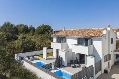 Image de 500 mètres de la plage avec piscine privée, vue sur la mer, Wlan
