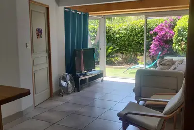 Image de Large T2 60M² +garden 50M² not overlooked ideal family, the sea 5 minutes.