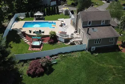 Image de The Hudson Hideaway! Pool, Hot Tub, Sauna ~1hr to Nyc