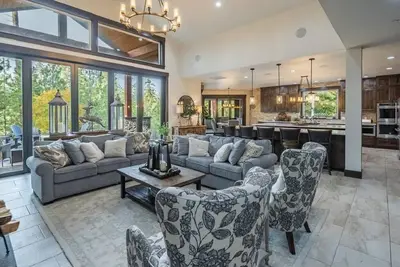 Image de Suncadia 4 Bdrm Home in The Heart of the Mountains