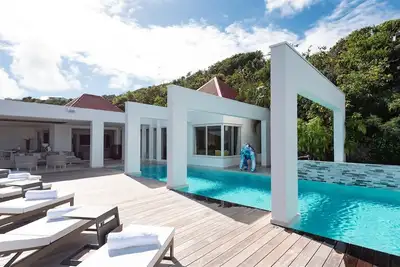 Image de Eclipse (4\/6 Rooms) Luxury villa