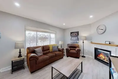 Image de Bright & Cozy Upper Unit in Denver