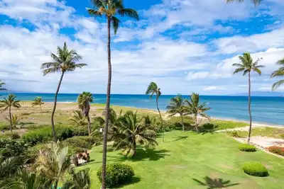 Image de Spectacular views from this newly remodeled direct oceanfront 2bd/2bth unit.