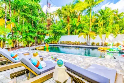 Image de Luxury 4 Bedroom Tropical Oasis~ Near Beach, Hot Tub, Heated Pool