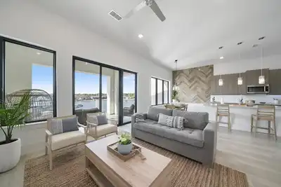 Image de Rejuvenate at Lake Conroe's #1 food spot! 60% Discount for Monthly Stays!