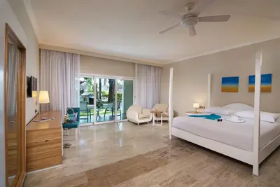 Image de All-inclusive V. I. P. Expérience de vacances avec des miles de plages immaculées!