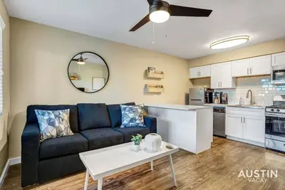 Image de Get Comfy! Memory Foam Beds & Tub in Central Atx