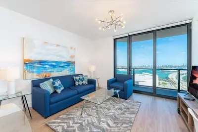 Image de Heart of Downtown Miami 2br w/  Balcony & Miami views