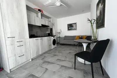 Image de Bright modern apartments near the port and the beach