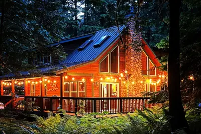 Image de Mt. Baker Cabin in Snowline - Glacier Wa. New hot tub and cabin is dog friendly!