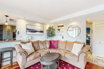 Image de Wonderful Condo Close to Sugarbush Resort with Pool, Hot Tub, & WiFi
