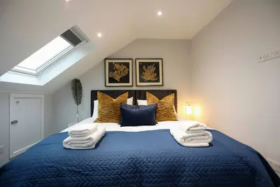 Image de North Finchley N12 - Chic 3Bed/2Bath Duplex Flat with Parking and Free Wifi