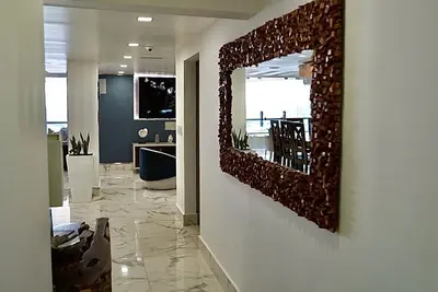 Image de Beautiful front beach penthouse