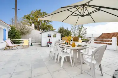 Image de Maison à Barbâtre pour 10 - 450m de la plage