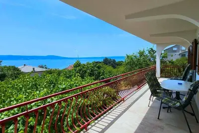 Image de Appartement de vacances Novi Vinodolski pour 1 - 8 personnes avec 3 chambres à coucher - Maison de v