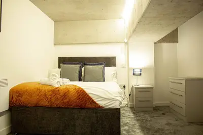 Image de Elegant 1 Bed Duplex Apt- West Bromwich