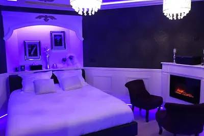 Image de Suite Romantique Lovin’Room avec jacuzzi privatif