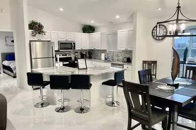Image de Lavish Private Home - Remodeled, King Bed Suites