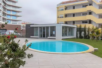 Image de Modern & Charming Apartment W\/Pool by LovelyStay