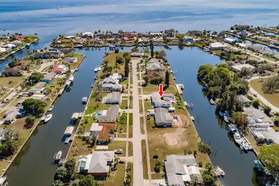 Image de New Modern 4/3 Waterfront Heated Pool Gulf Access Florida Home
