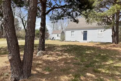 Image de Your Cape Escape, Nestled between Historic 6a and Cape Cod Rail Trail!