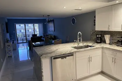 Image de Great apartment w/ Beach view & Heather pool.