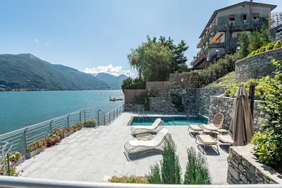 Image de My Rental Homes - Villa Perla with pool, jacuzzi, and spectacular view of the Lake