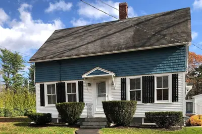 Image de Kennebunk Home w/ Yard < 1 Mile to Dock Square!