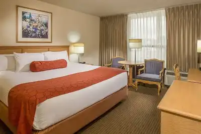 Image de Close to Best Coffee Shops Perfect for Your Relaxing Stay! Onsite Parking, Pool