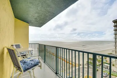 Image de Daytona Beach Shores Condo w/ Ocean Views!