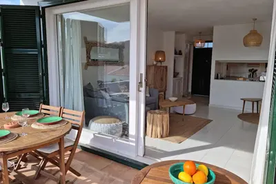 Image de Appartement de charme \"El Ton\" près de la plage avec terrain de golf, piscine, jardin et Wi-Fi